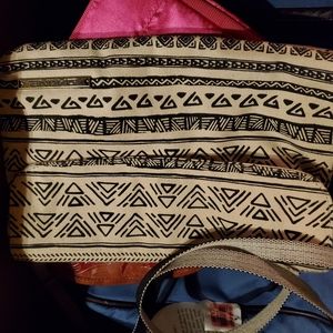 Dakine crossbody purse